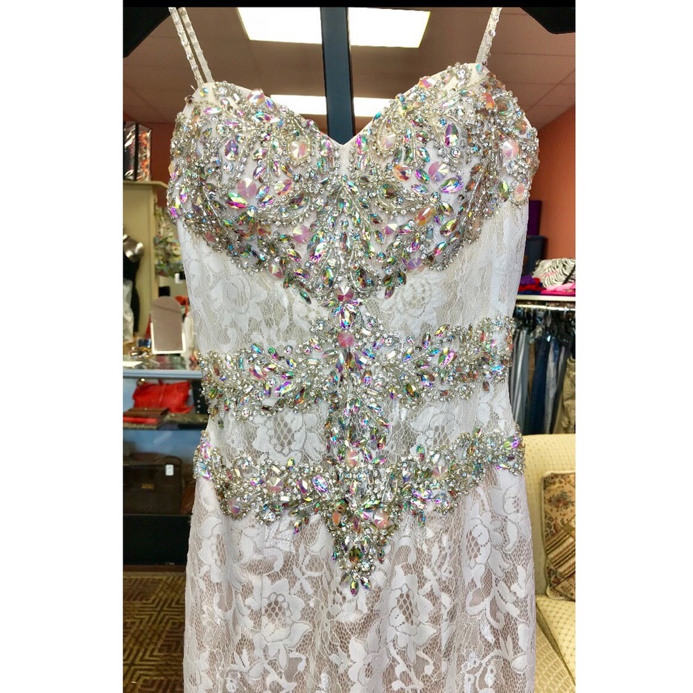 OFF WHITE/NUDE JOVANI DRESS - Picture 2 of 8